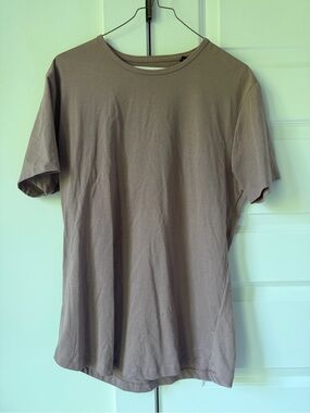 Cuts Clothing Men's Short Sleeve Crew Tee in Taupe